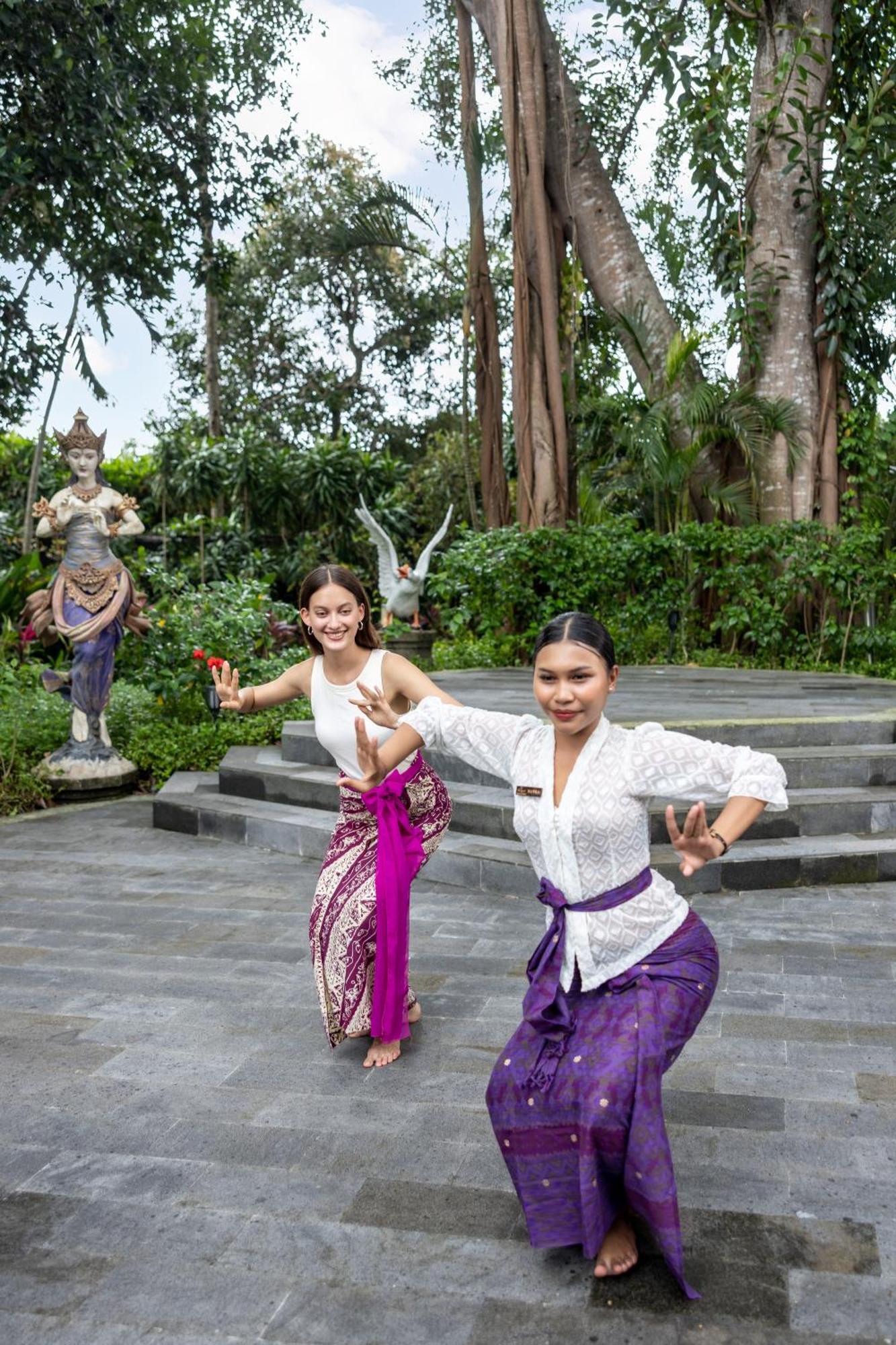Swan Paradise A Pramana Experience パヤンガン エクステリア 写真